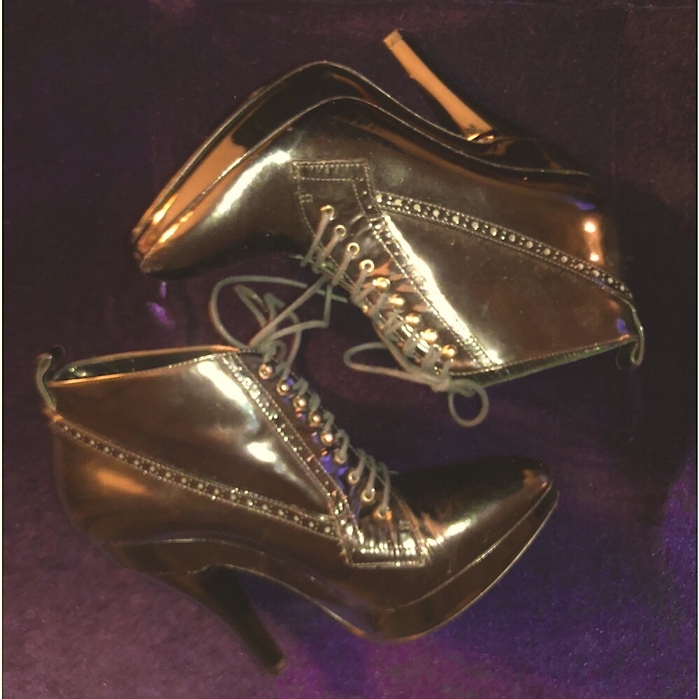 BURBERRY 2008 WHITHAM BLACK PATENT LEATHER VICTORIAN LACE-UP BOOTIES SZ 39
